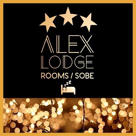 Alex Lodge Ζρένιανιν Εξωτερικό φωτογραφία